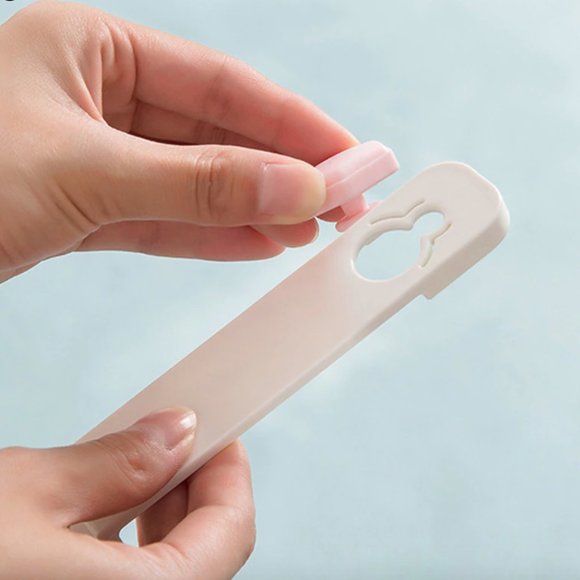 4 Pieces Bed Sheet Holders Fasteners for Keeping Sheets Tight - Picture 7 of 12